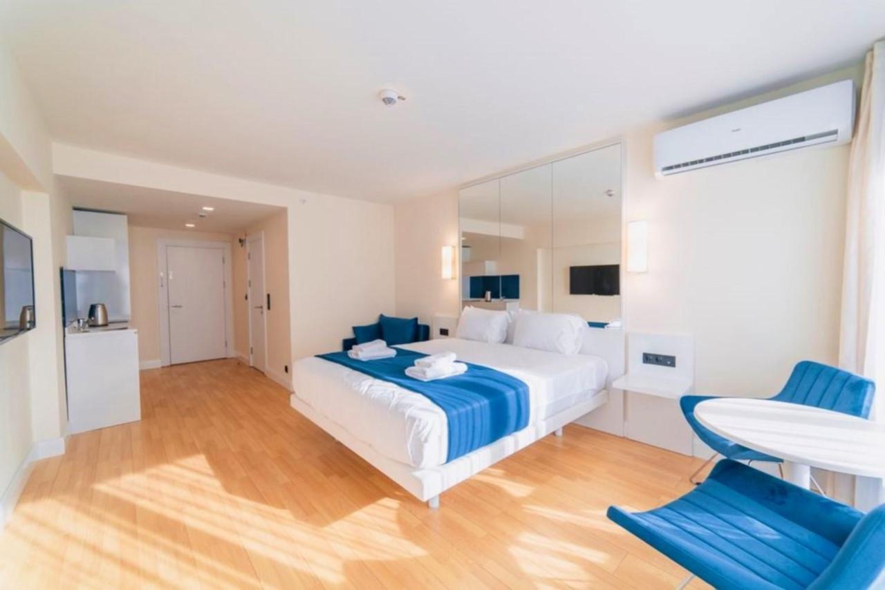 Orbi Twin Towers Aparthotel With Sea View Батуми Экстерьер фото