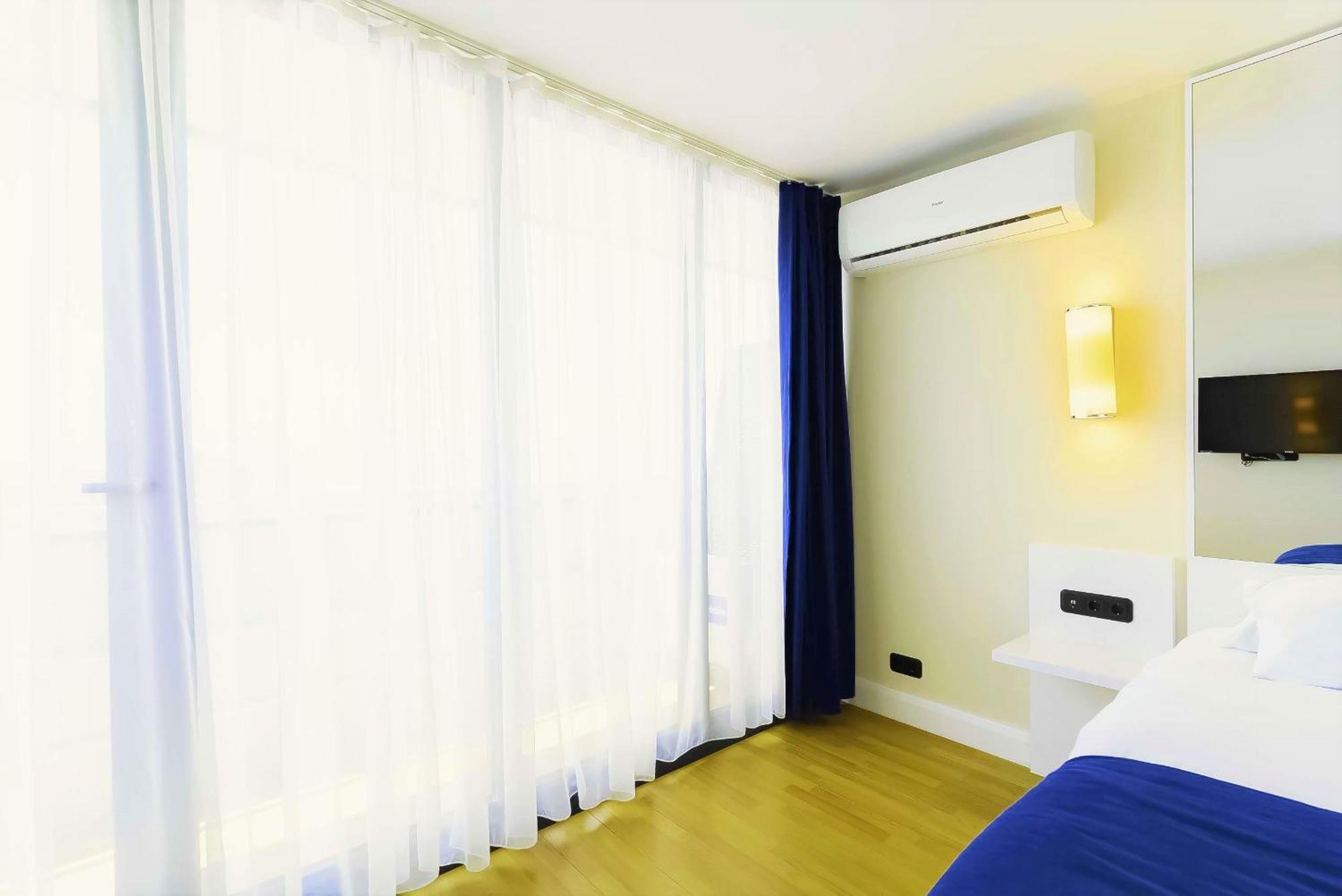 Orbi Twin Towers Aparthotel With Sea View Батуми Экстерьер фото