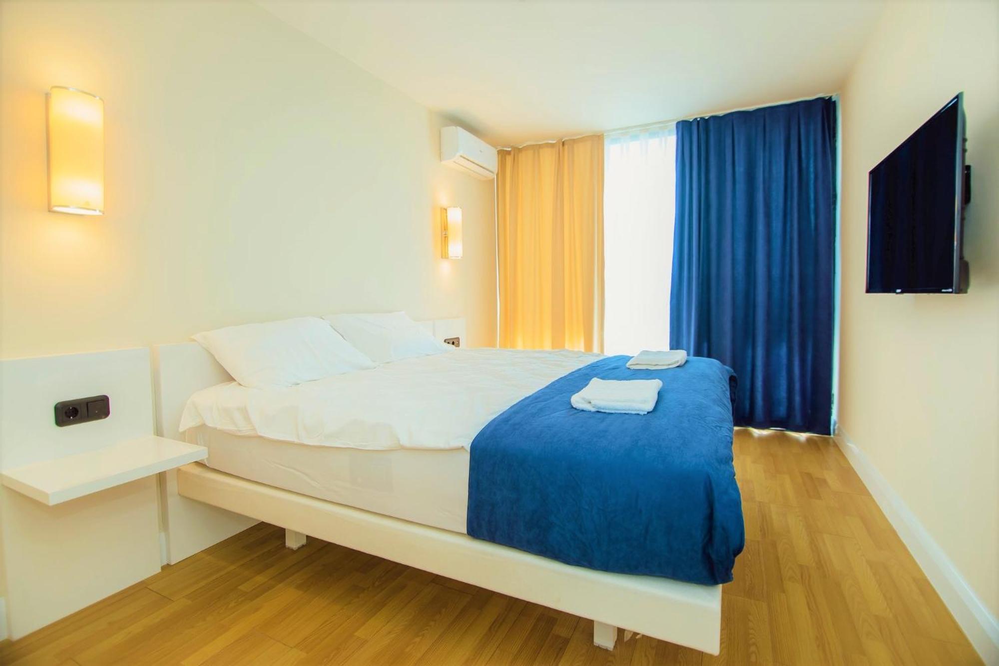 Orbi Twin Towers Aparthotel With Sea View Батуми Экстерьер фото