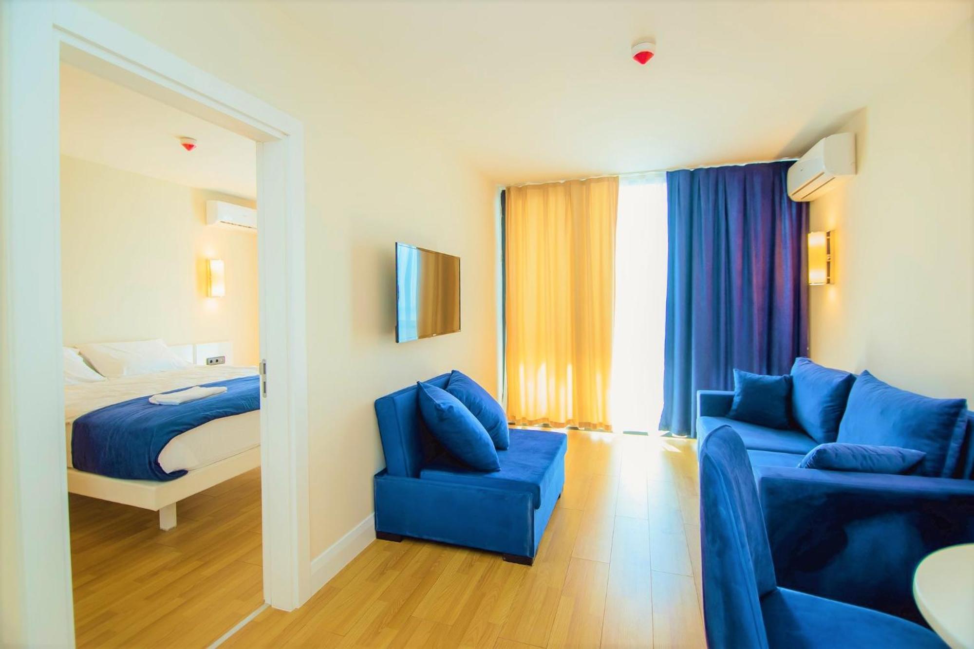 Orbi Twin Towers Aparthotel With Sea View Батуми Экстерьер фото
