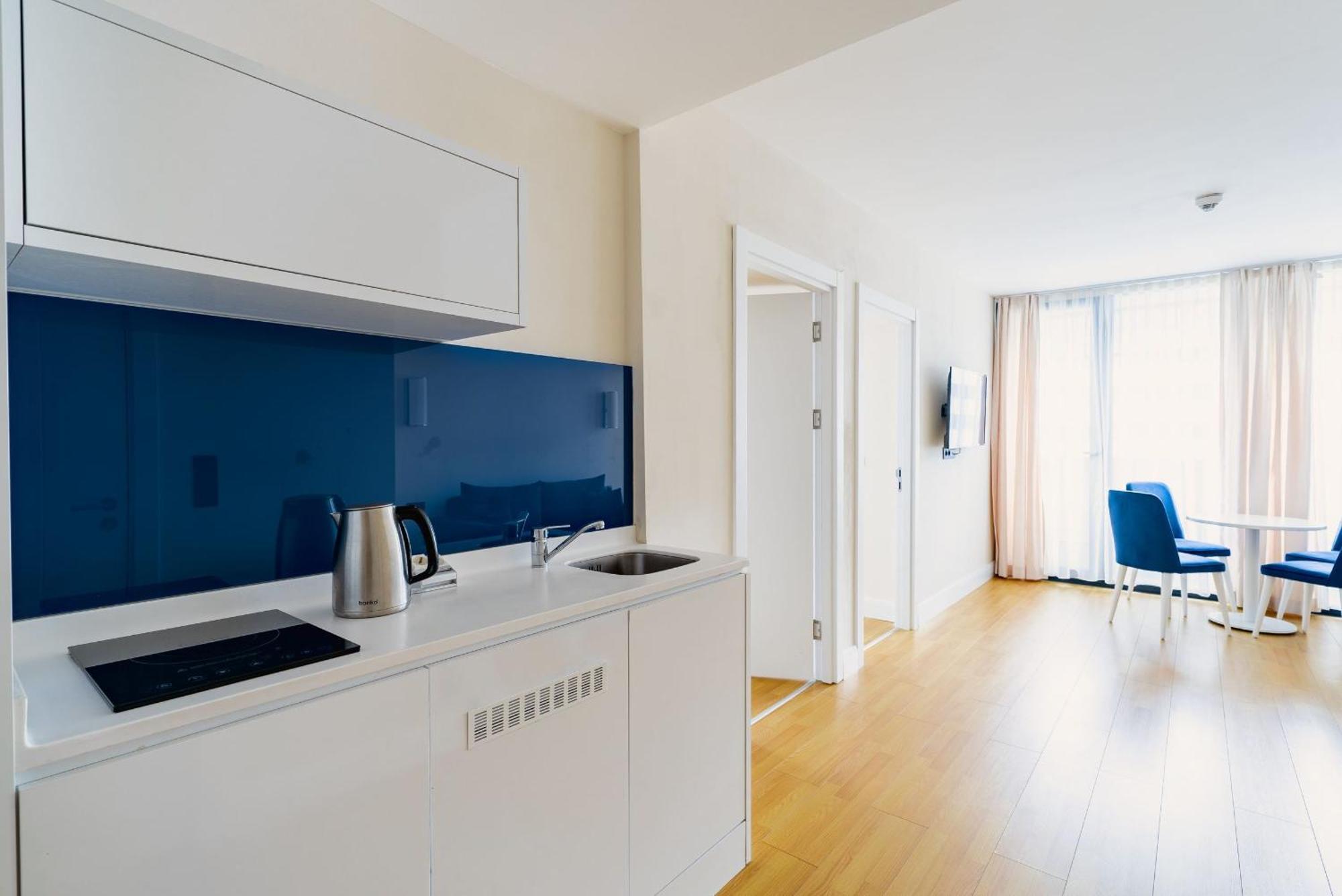 Orbi Twin Towers Aparthotel With Sea View Батуми Экстерьер фото