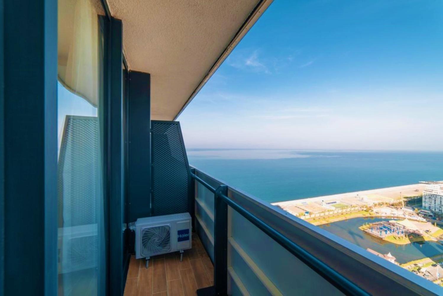 Orbi Twin Towers Aparthotel With Sea View Батуми Экстерьер фото