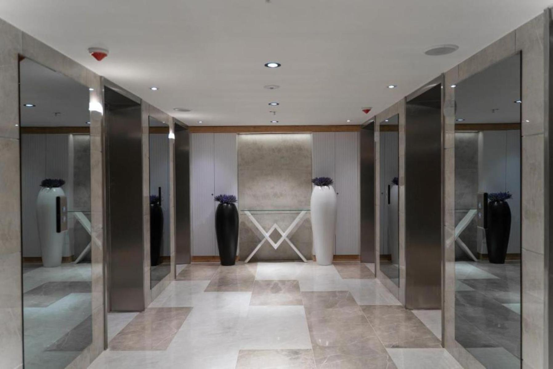 Orbi Twin Towers Aparthotel With Sea View Батуми Экстерьер фото